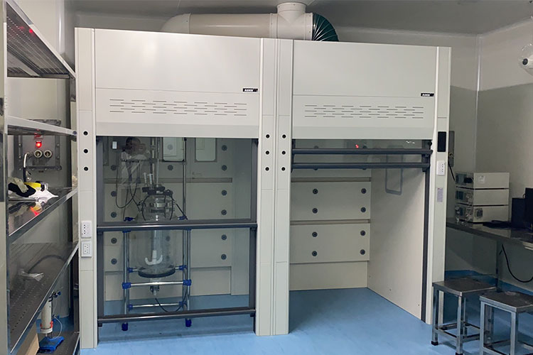 1657008682385275.jpg 走入式通風(fēng)柜.jpg